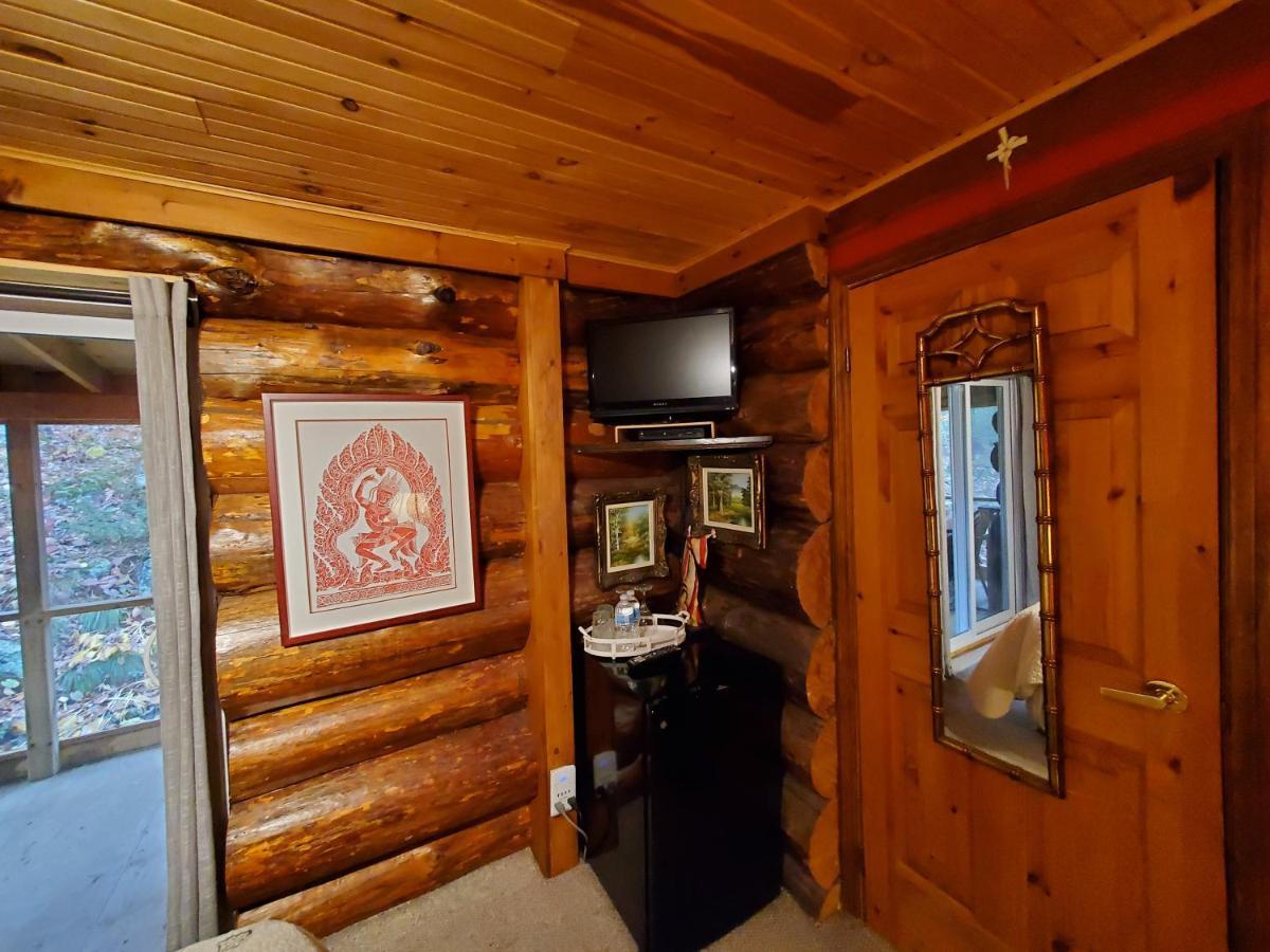 Shambhala Bed And Breakfast Buckhorn Exterior photo