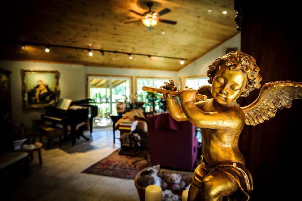 Shambhala Bed And Breakfast Buckhorn Exterior photo