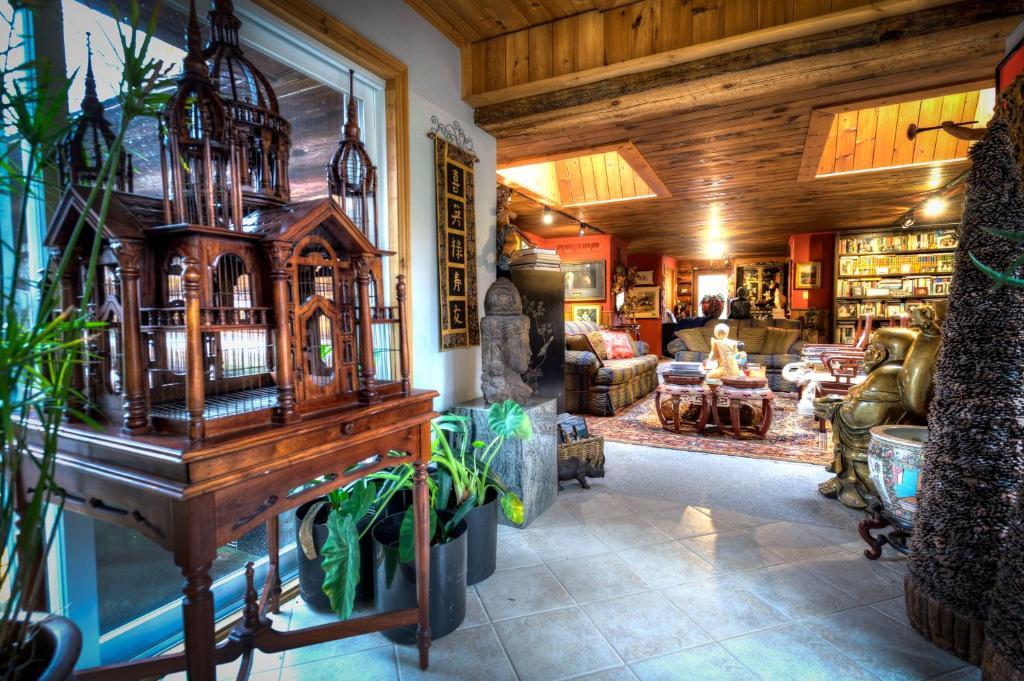 Shambhala Bed And Breakfast Buckhorn Exterior photo